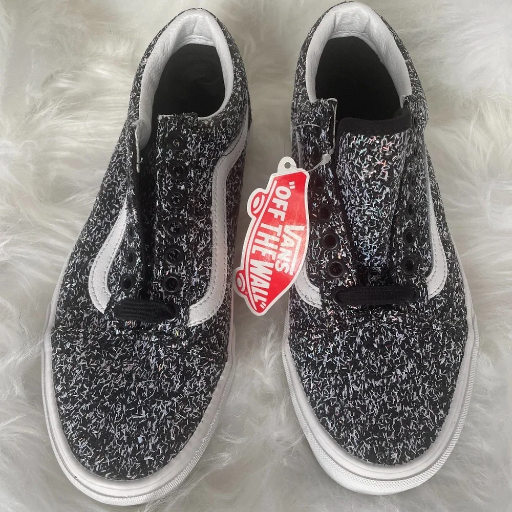 Vans - Picture 1 of 4